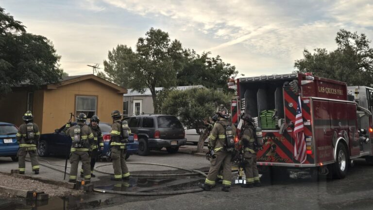Incendio residencial en Las Cruces deja a una persona herida