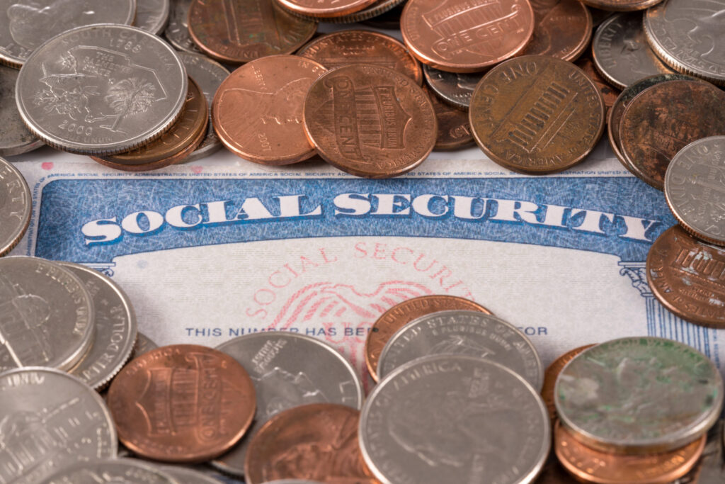 Legisladores impulsan plan para garantizar el futuro del Seguro Social en Estados Unidos