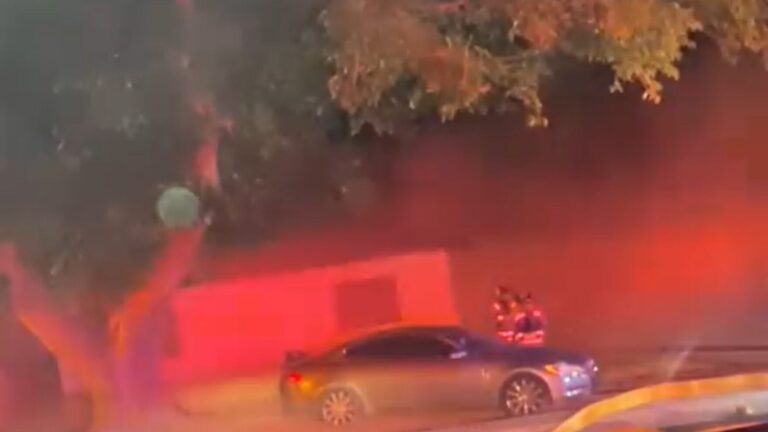 Incendio de vivienda en Albuquerque deja un civil herido y dos perros muertos