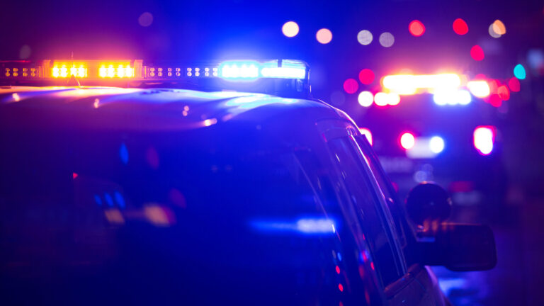 Mujer es arrestada tras persecución que cruzó varios condados de California