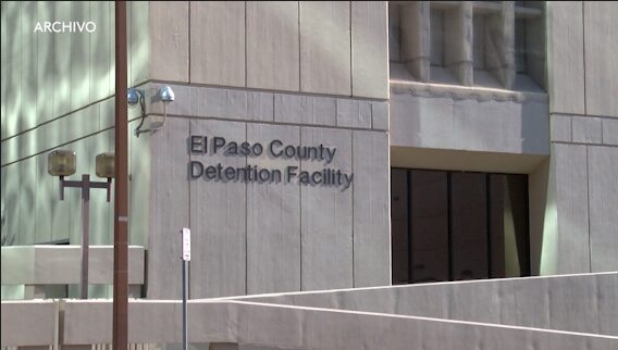 Cárcel de El Paso sigue afectada por falla en el servicio de agua y familiares denuncian condiciones insalubres
