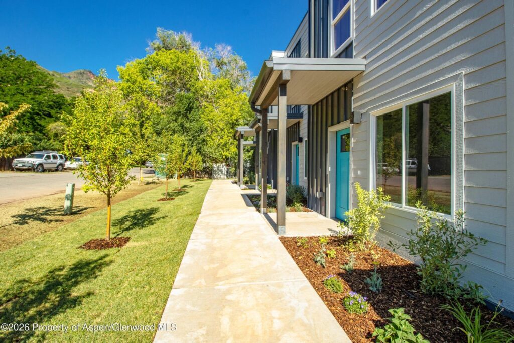 Glenwood Springs abrirá sorteo de vivienda para trabajadores: townhouse por $309,535