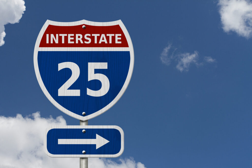 Peatón atropellado en la I-25 cerca de Loveland sufre heridas graves