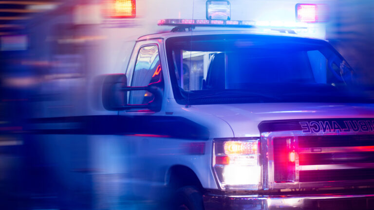 Muere una joven de 22 años y tres personas resultan gravemente heridas en choque al norte de Hollister