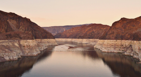 Lago Mead cae a 8 pulgadas de su mínimo histórico en medio de la crisis hídrica del Río Colorado