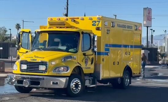 Incendio en Las Vegas moviliza a 43 bomberos en Pennwood Ave