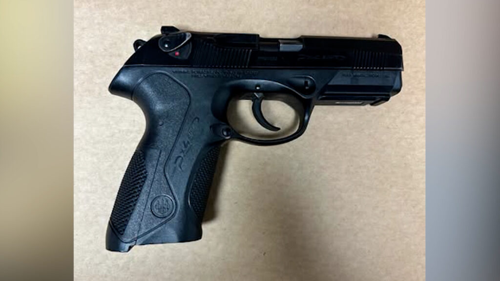 Hombre de Greenfield arrestado en King City tras ser encontrado con arma de fuego cargada