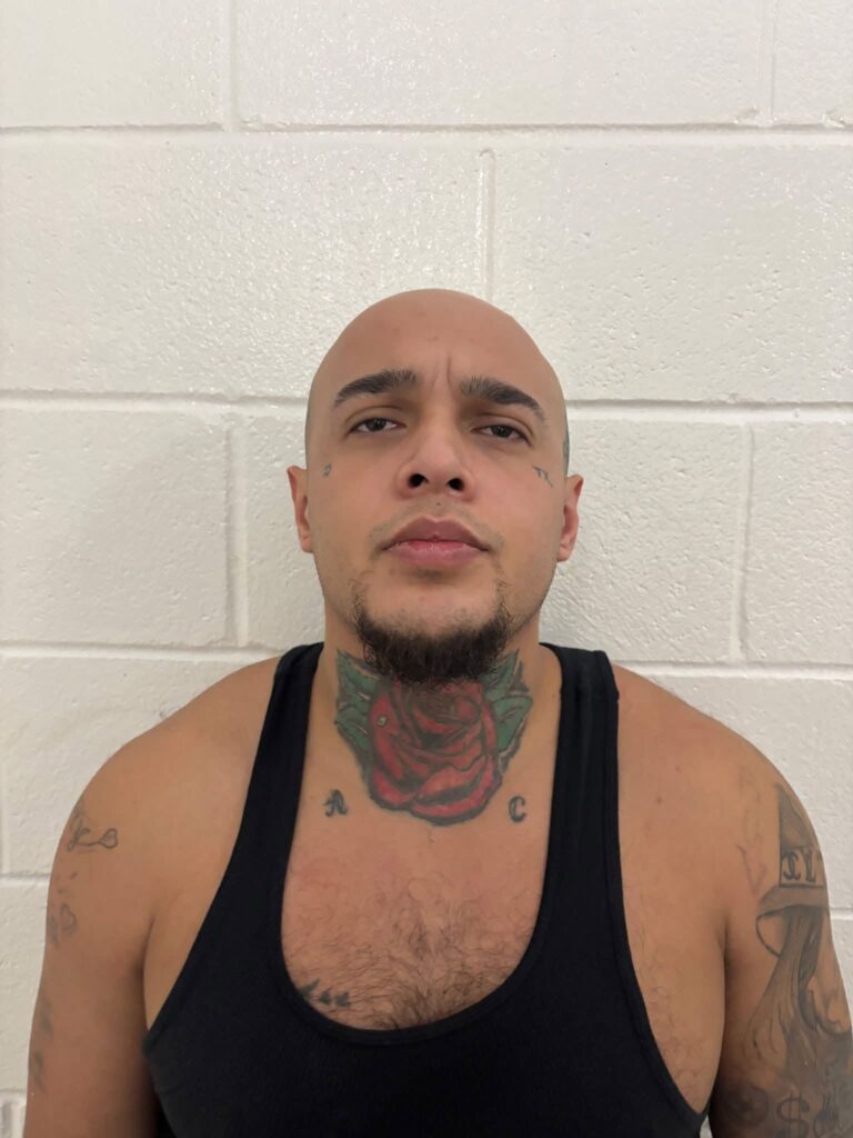 Arrestan a hombre por presunto asalto agravado con arma mortal en Edcouch