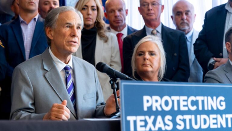 Abbott propone 10 años de prisión para empleados escolares que tengan relaciones inapropiadas con alumnos