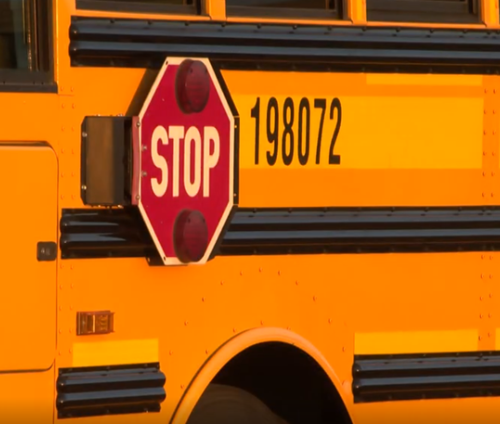 Transporte escolar: el Condado Washoe aprueba autobuses gratis y responde a los incendios