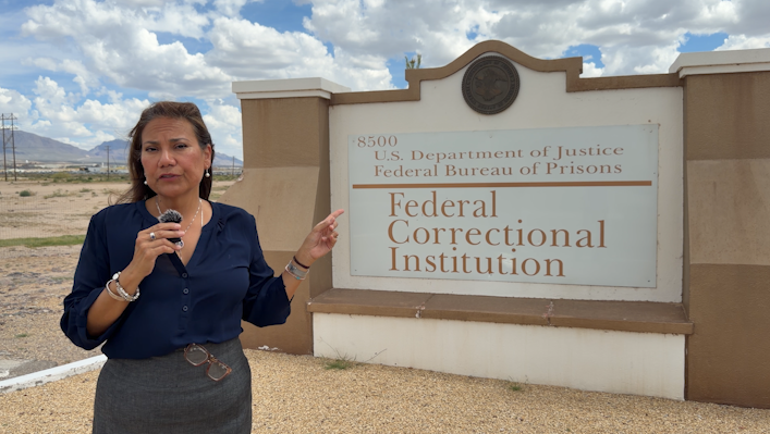 La congresista Veronica Escobar cuestiona cierre de la prisión federal La Tuna