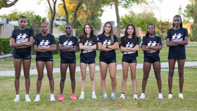 Equipo femenino de medio maratón de EPCC es nombrado Equipo Académico del Año por NJCAA