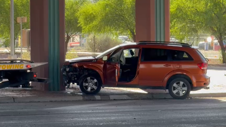 Fuerte accidente en Artcraft y Doniphan causa cierre de carriles en el oeste de El Paso
