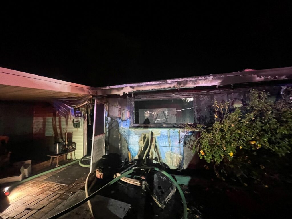 Un hombre y un perro mueren en un incendio de una vivienda en El Cajon