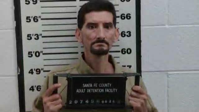 Arrestan a un hombre por agredir a hombre con un machete en un motel de Santa Fe