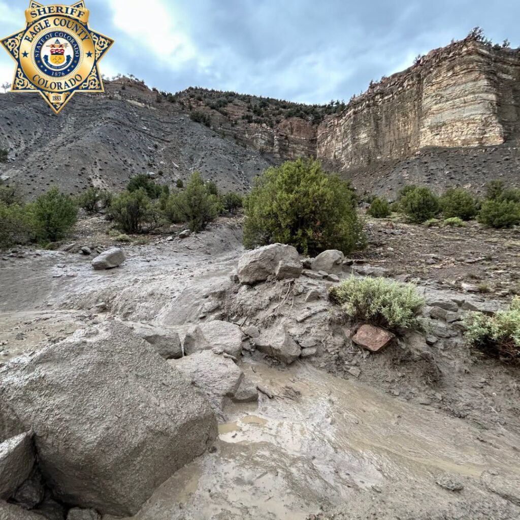 Deslizamiento de tierra: reabren carreteras afectadas en Eagle County