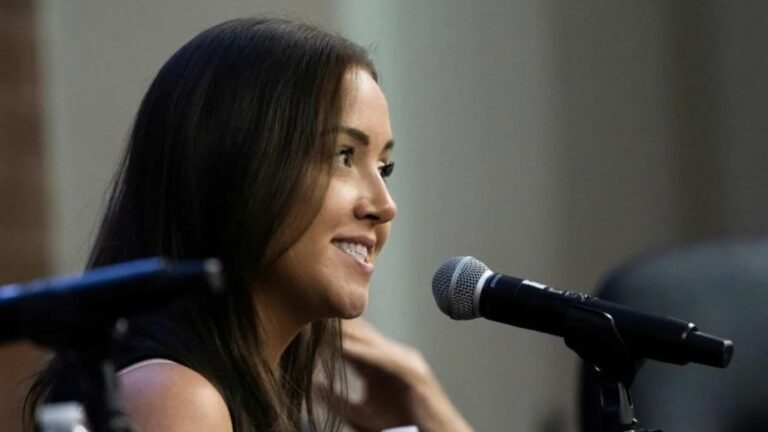 Periodista graduada en Kansas demanda al Pentágono tras ser despedida de Stars and Stripes