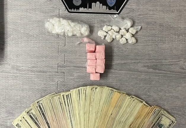 Policía de Springfield arresta a tres personas y decomisa crack y casi 500 bolsas de heroína