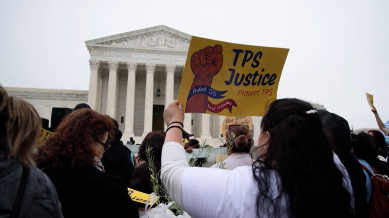 Estados Unidos mantiene por ahora el TPS para unos 170 mil salvadoreños