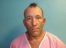 Arrestan a fugitivo en el Condado Aransas tras llamada anónima a Alto al Crimen