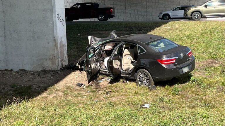 Hombre muere tras chocar contra soporte de puente en la I-93 en New Hampshire