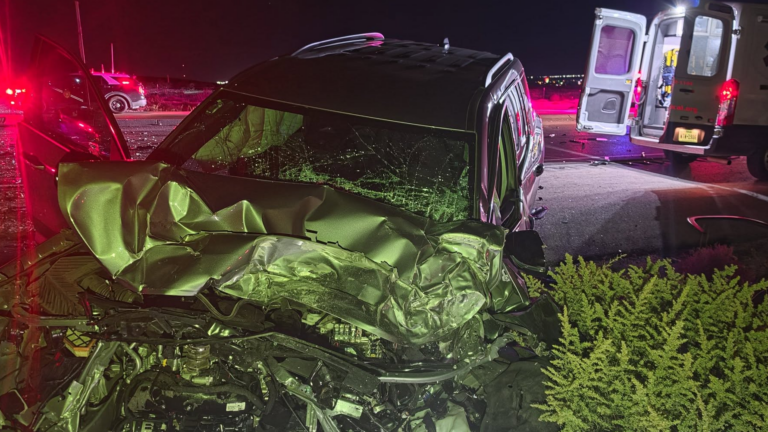 Una persona es transportada en helicóptero tras fuerte accidente con tráiler en Anthony