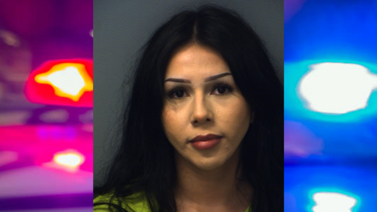 Le habría marcado 86 veces a su expareja: Mujer de 22 años es arrestada por presunto acoso en Horizon City