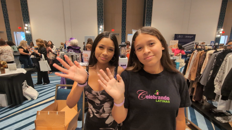 PODER LATINA: Con 16 y 17 años, crean su propio emprendimiento de jabones
