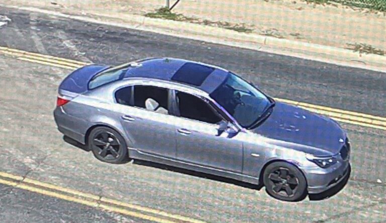 Policía de Aurora pide ayuda para localizar un BMW relacionado con posible secuestro