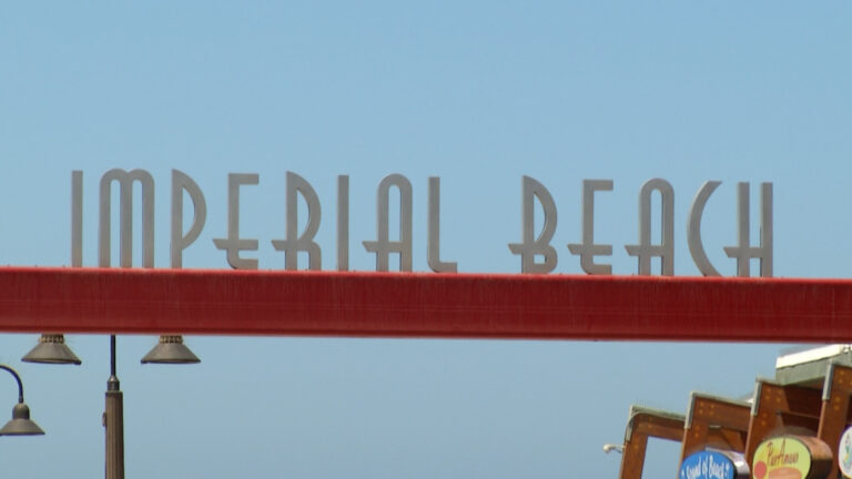 Arrestan a sospechoso por grafitis antisemitas en viviendas de Imperial Beach