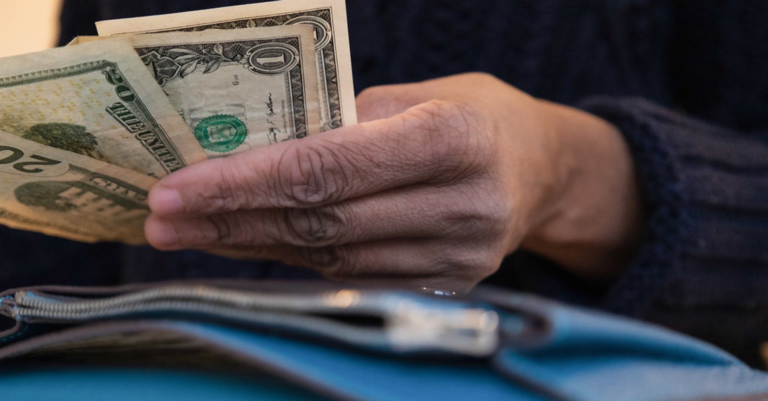 Mujer de El Paso se declara culpable de defraudar al programa PPP por más de $2 millones