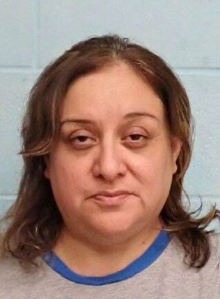Mujer arrestada en McAllen por presunta distribución de cocaína tras investigación por sobredosis