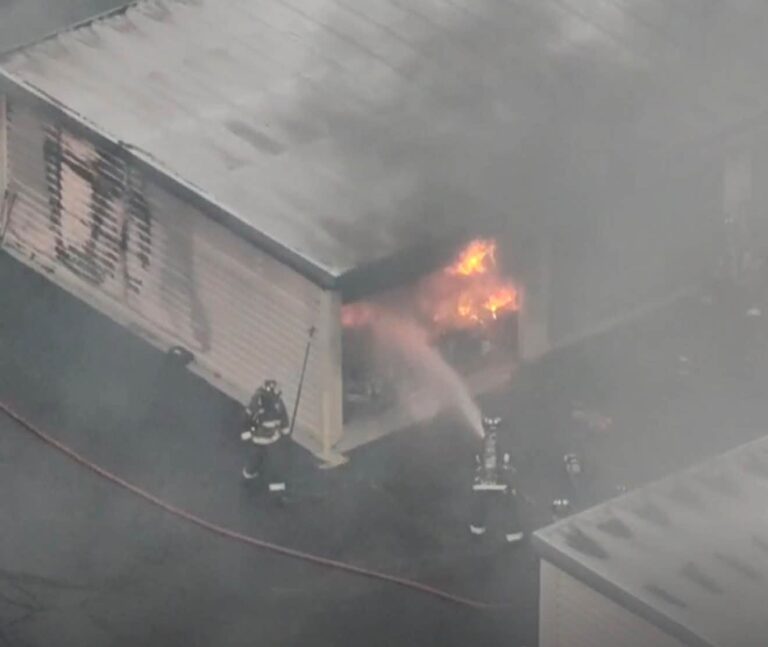 Incendio en centro de almacenamiento es extinguido tras aviso de una persona que vio humo