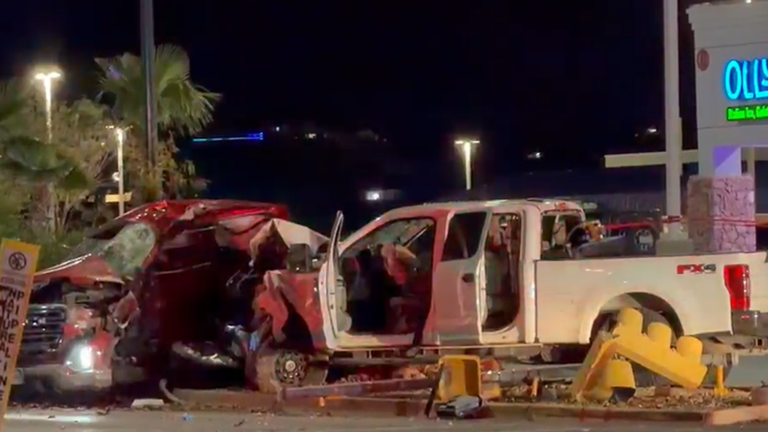 Tres personas fallecen tras fuerte accidente en Southwestern y Redd Rd.