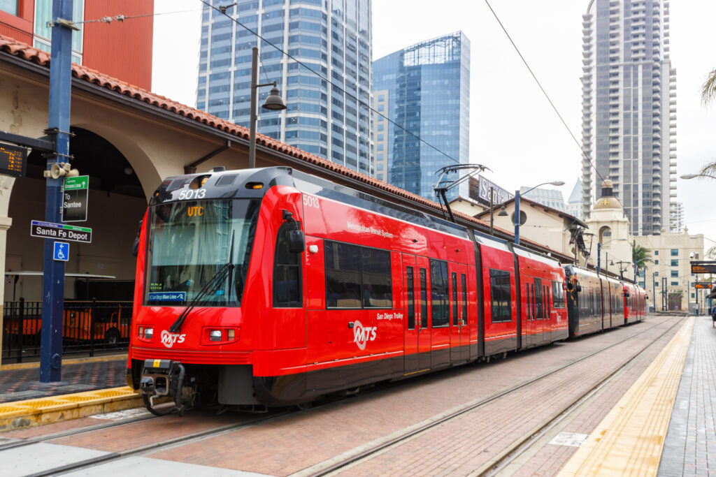 MTS reforzará el servicio del Trolley para los playoffs de los Padres en Petco Park