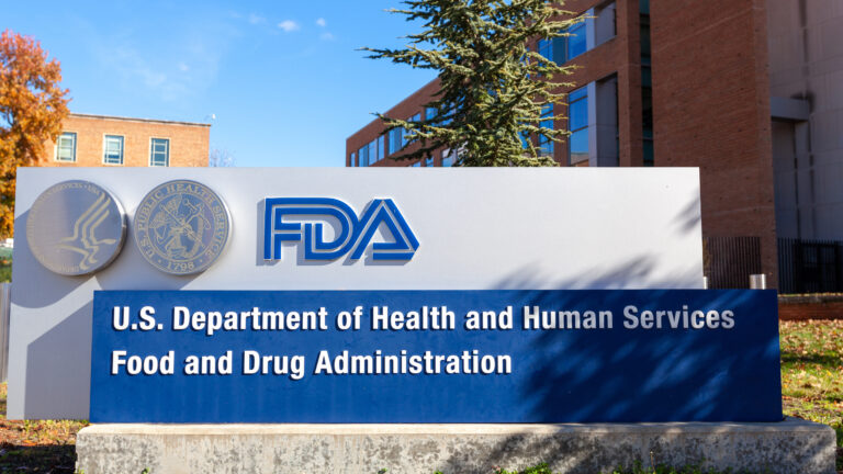 FDA encuentra parásito relacionado con brote de Cyclospora en una granja de México
