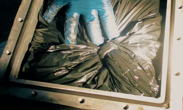 Incautan casi 119 kilos de cocaína ocultos en un autobús en San Ysidro