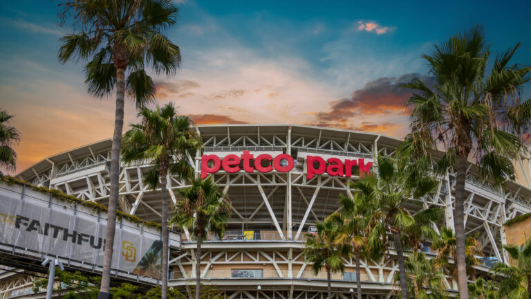 Padres de San Diego caen ante los Milwaukee Brewers y quedan fuera de la postemporada MLB 2026