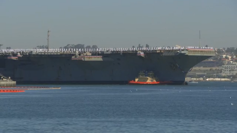 Regresa a San Diego el USS Abraham Lincoln tras 321 días de despliegue