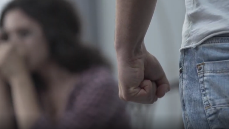 Tragédia: 25 vidas perdidas por violencia doméstica conmueven al Condado Clark