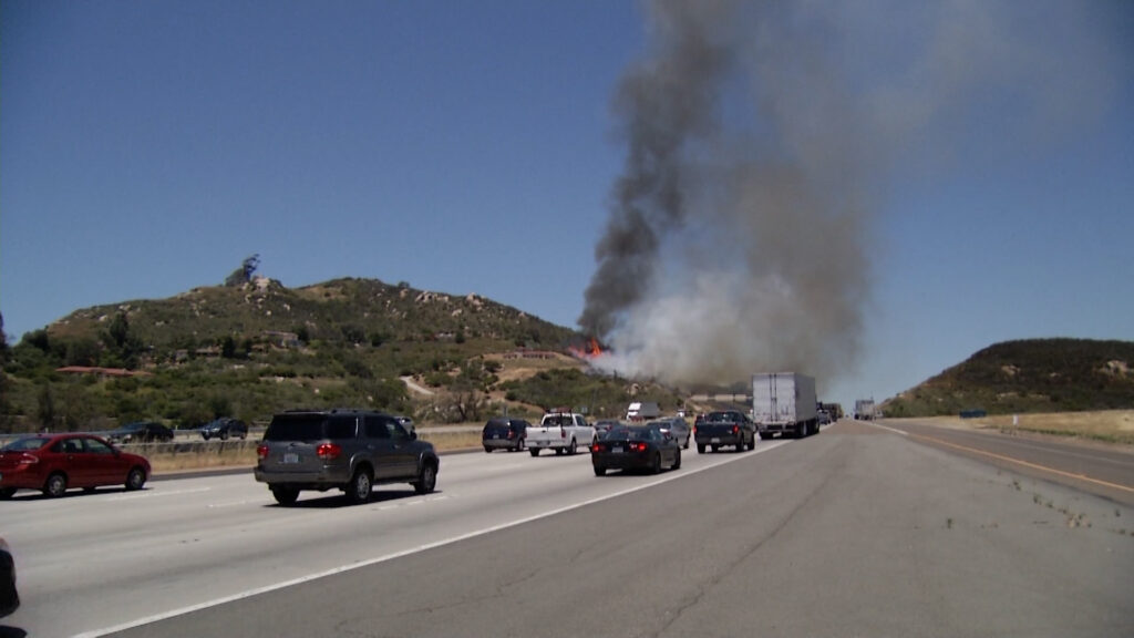 San Diego alerta por riesgo de incendios ante altas temperaturas y fuertes vientos