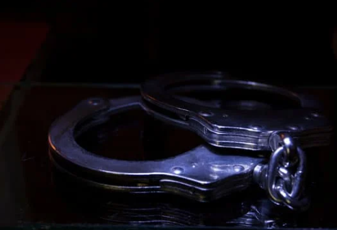 Detención: arrestan a sospechoso de robos en serie en Reno tras investigación policial
