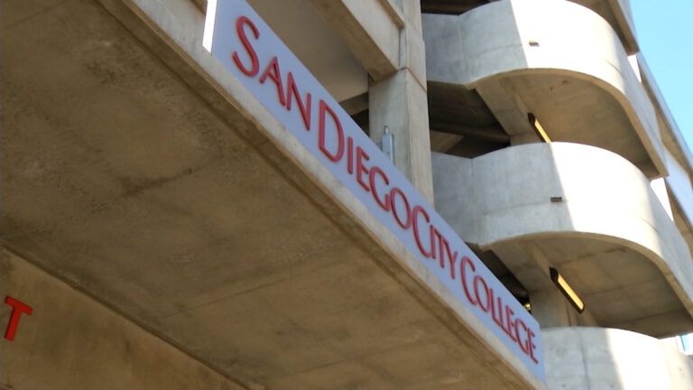 Juez federal ordena liberar a estudiante de San Diego City College detenido por ICE