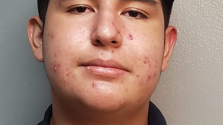 Estudiante de 17 años enfrenta cargos tras incidente con arma de fuego en Brownsville