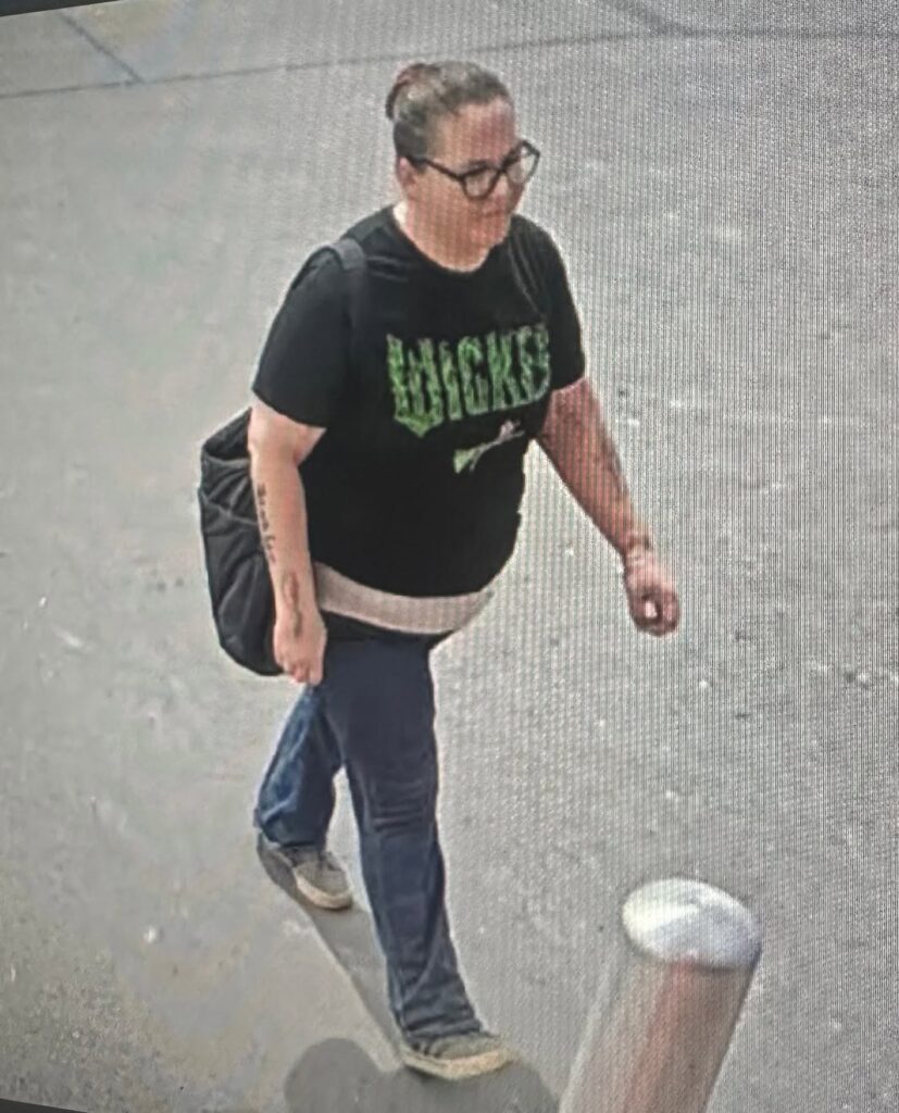 Crime Stoppers solicitan ayuda para identificar a una mujer por un robo en Harlingen