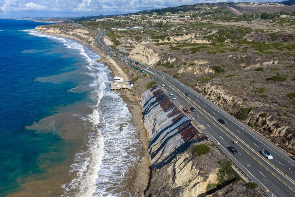 California crea plan para proteger la carretera Pacific Coast Highway ante posibles tormentas de El Niño